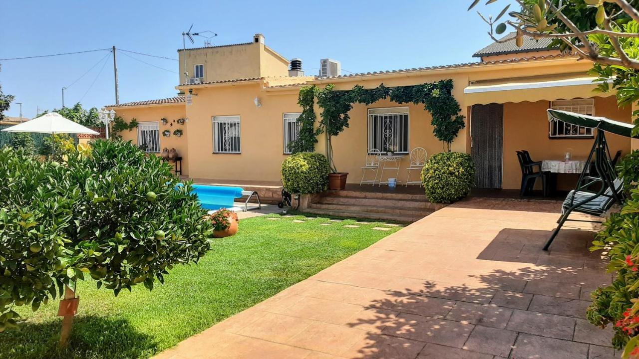 Chalet Vacacional Con Piscina Privada Y Barbacoa Tarragona Bagian luar foto