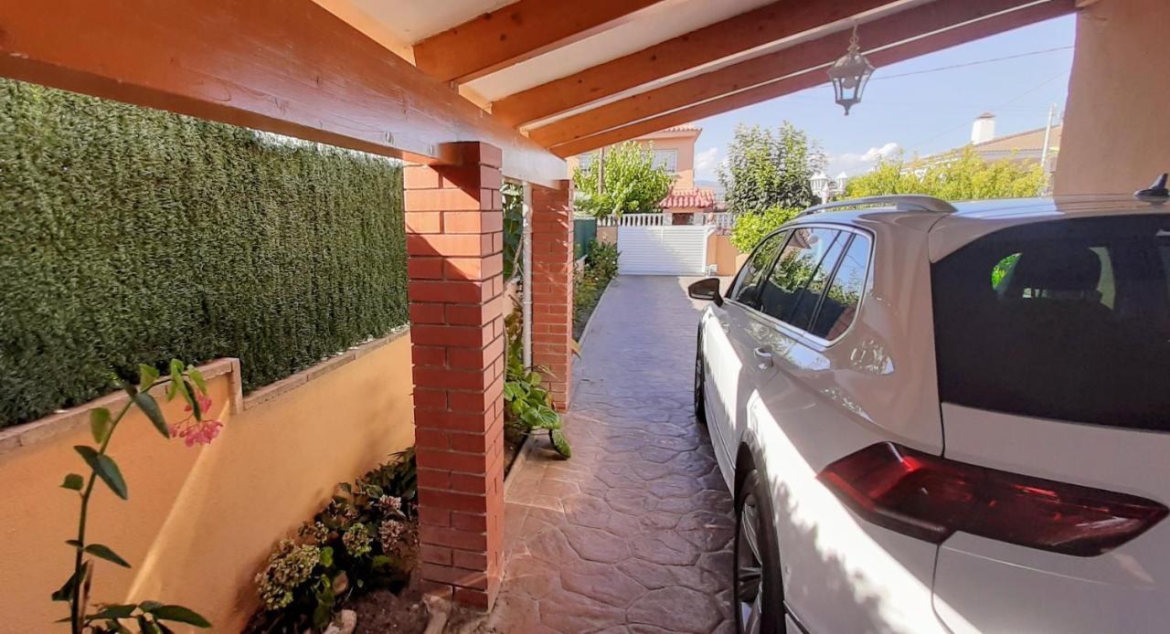 Chalet Vacacional Con Piscina Privada Y Barbacoa Tarragona Bagian luar foto