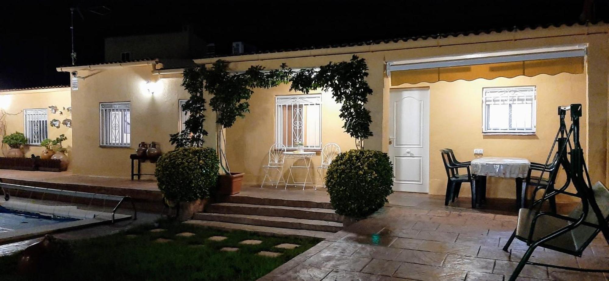 Chalet Vacacional Con Piscina Privada Y Barbacoa Tarragona Bagian luar foto